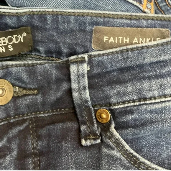 MiracleBody Faith Ankle Jeans Size 8 - Picture 4 of 5